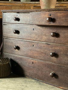 Georgian oak chest of drawers